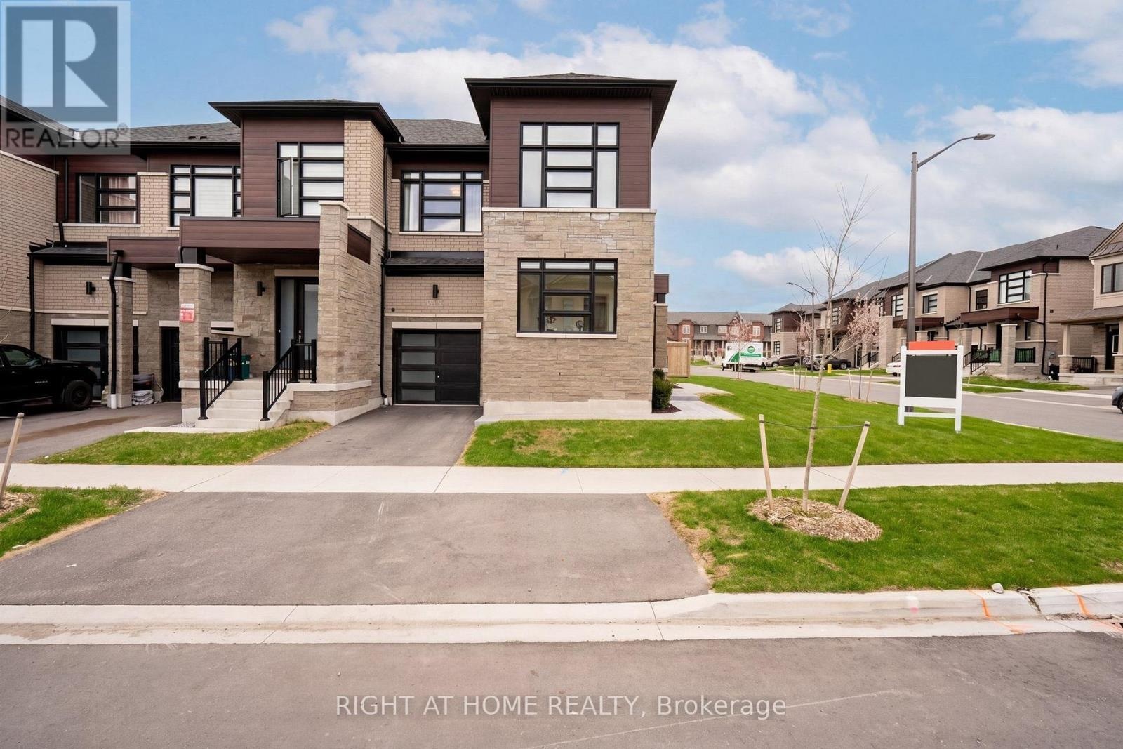 38 Van Wart Street, Whitby, Ontario  L1P 0P8 - Photo 3 - E13083006