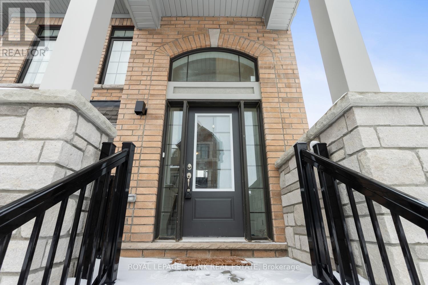 58 Selfridge Way, Whitby, Ontario  L1N 0N9 - Photo 2 - E13089784