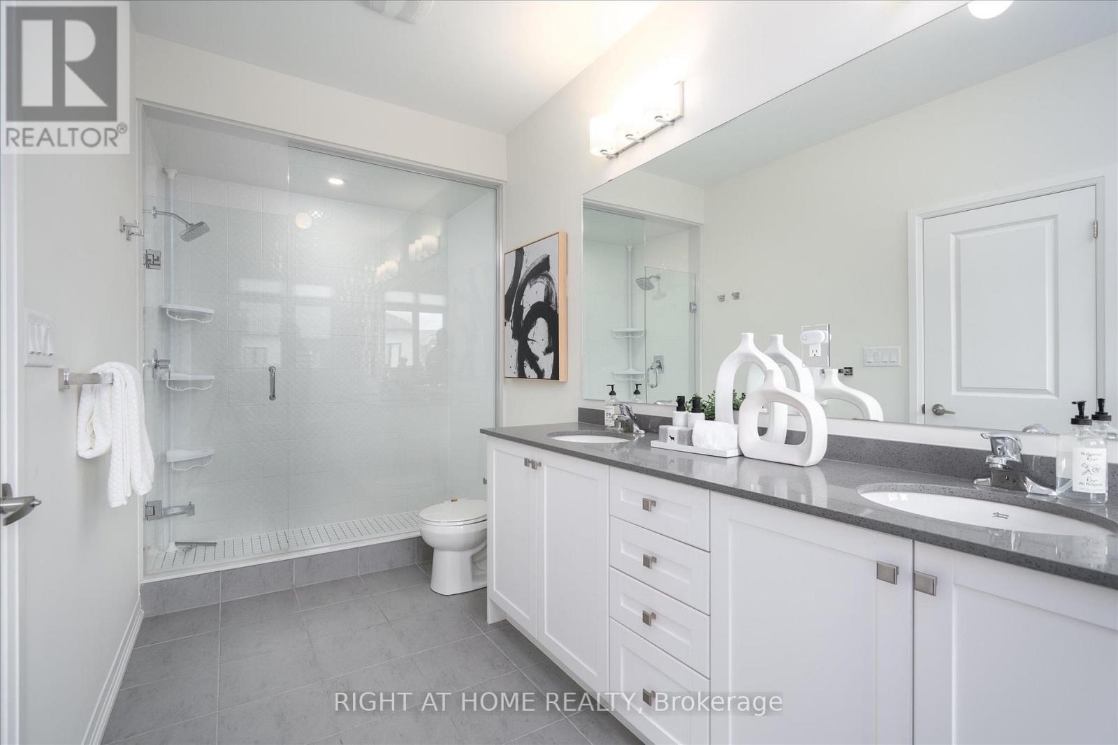 38 Van Wart Street, Whitby, Ontario  L1P 0P8 - Photo 24 - E13083006