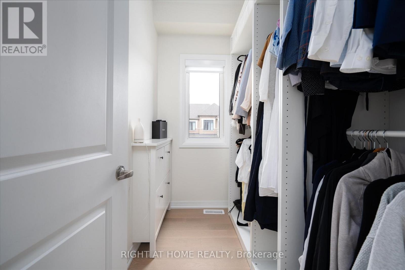 38 Van Wart Street, Whitby, Ontario  L1P 0P8 - Photo 25 - E13083006