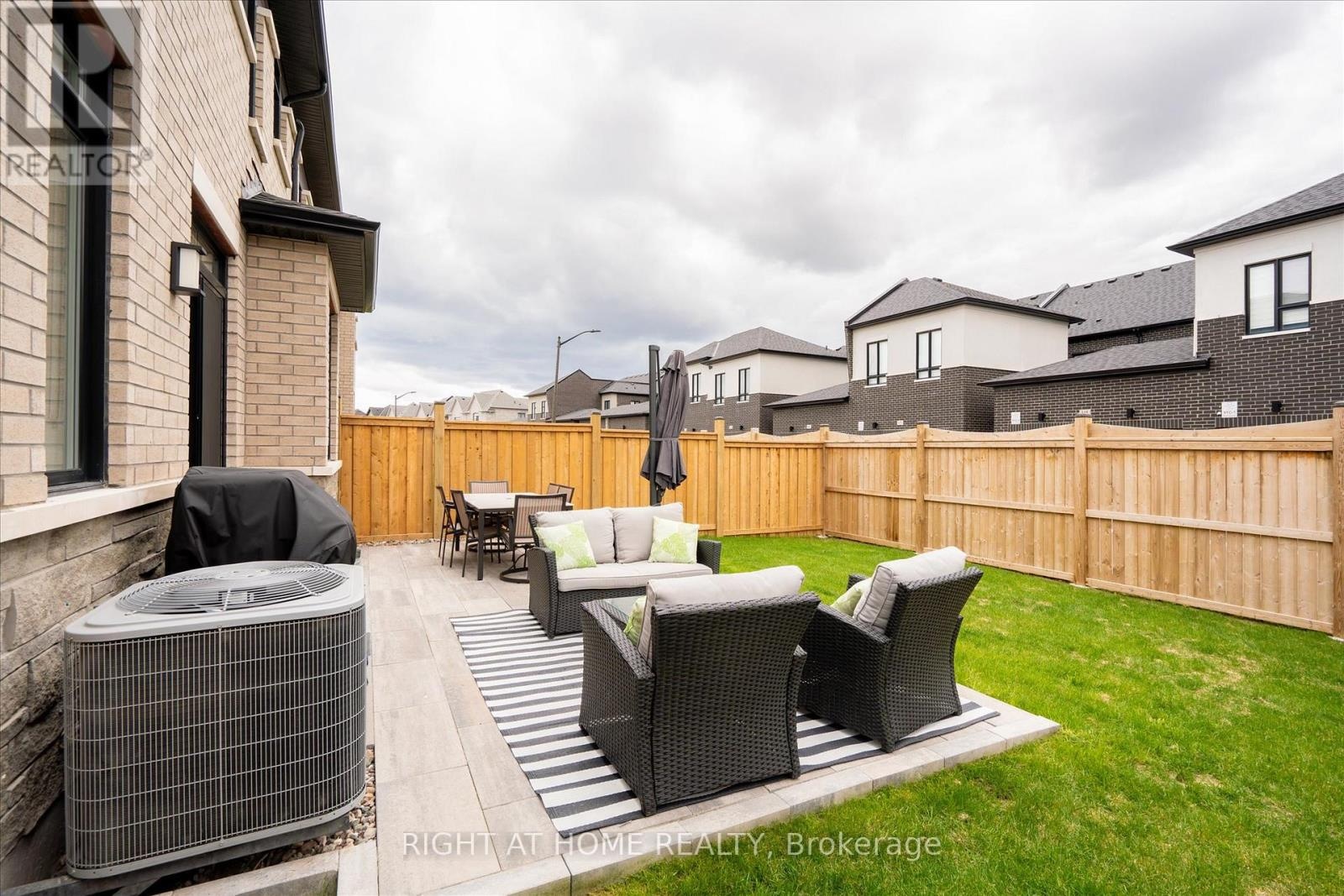 38 Van Wart Street, Whitby, Ontario  L1P 0P8 - Photo 35 - E13083006