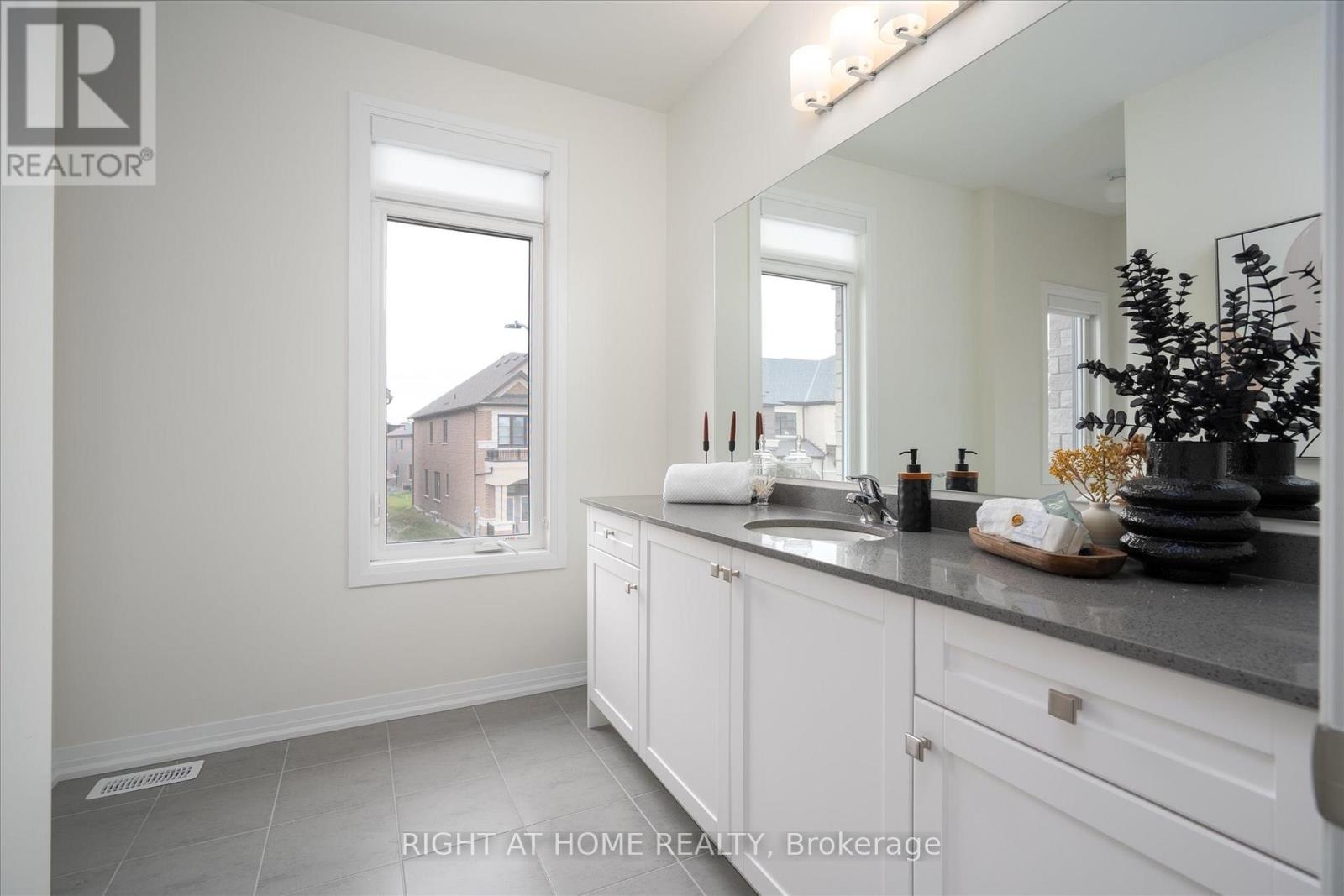 38 Van Wart Street, Whitby, Ontario  L1P 0P8 - Photo 29 - E13083006