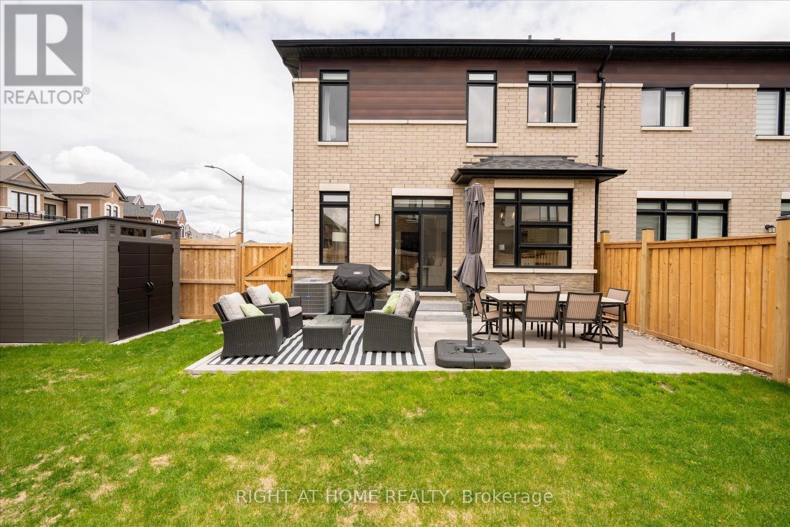 38 Van Wart Street, Whitby, Ontario  L1P 0P8 - Photo 34 - E13083006