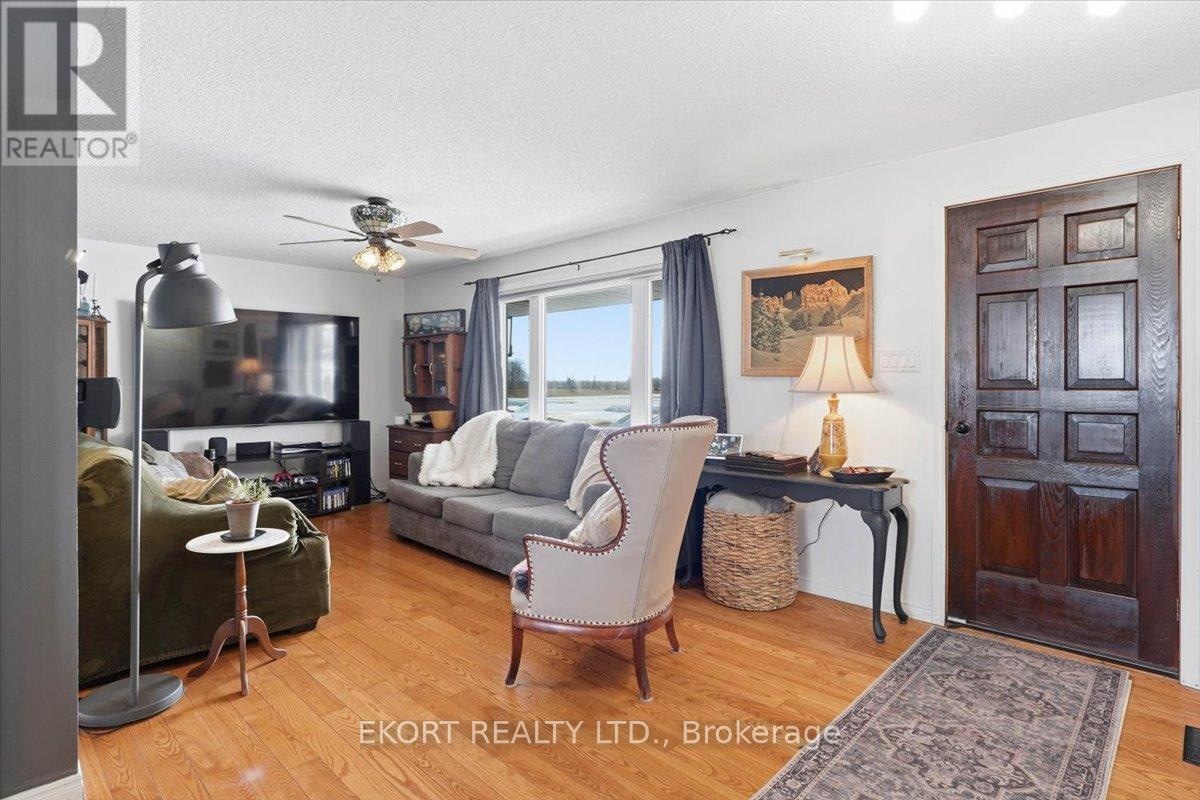 428 Hunt Road, Tweed, Ontario  K0K 3J0 - Photo 4 - X12873896
