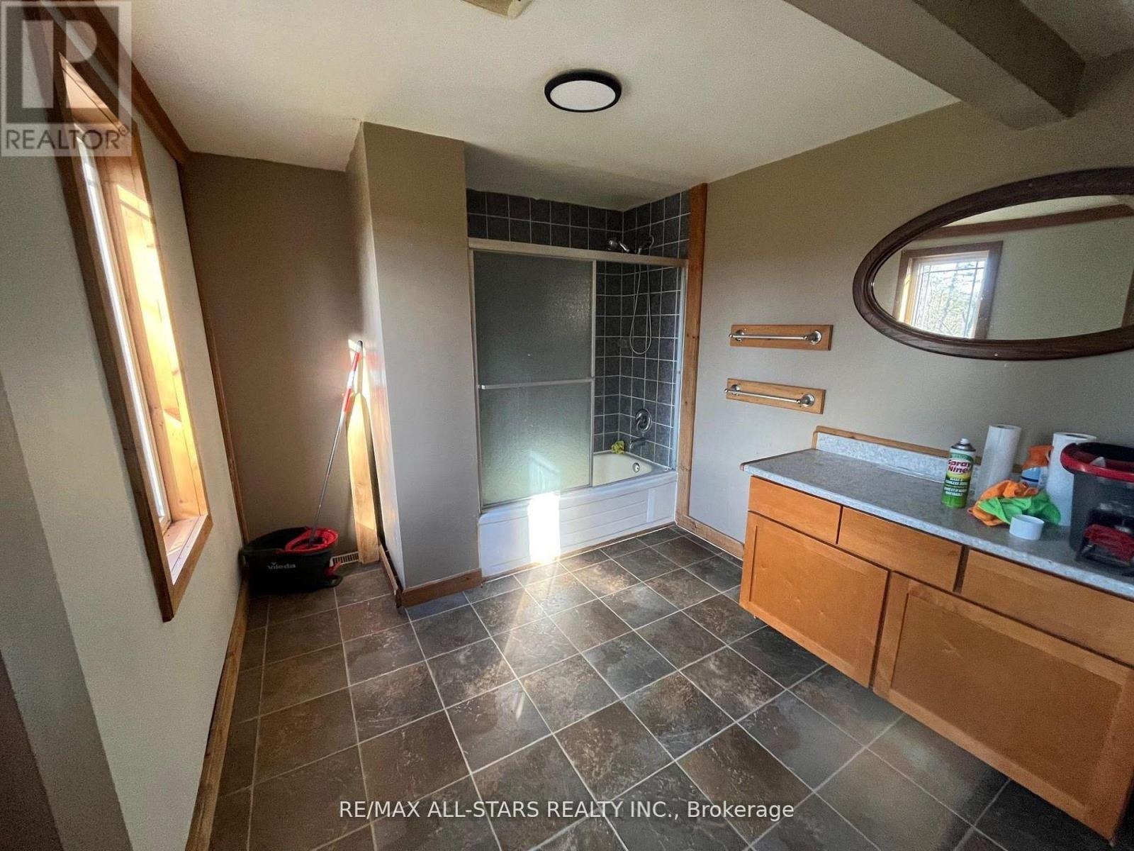 211 Burnt River Road, Kawartha Lakes, Ontario K0M 1C0 - Photo 10 - X12782122