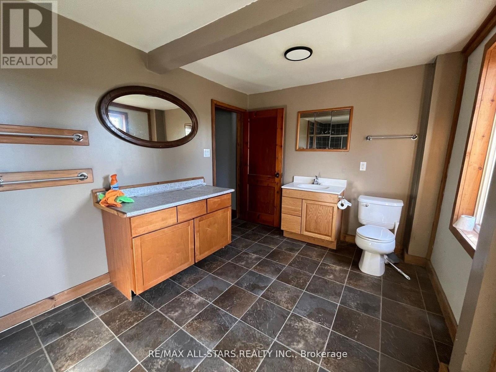 211 Burnt River Road, Kawartha Lakes, Ontario K0M 1C0 - Photo 11 - X12782122