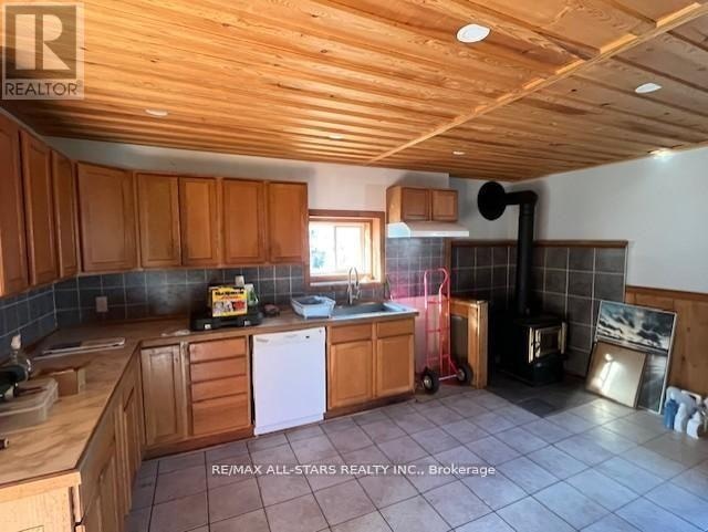 211 Burnt River Road, Kawartha Lakes, Ontario K0M 1C0 - Photo 6 - X12782122