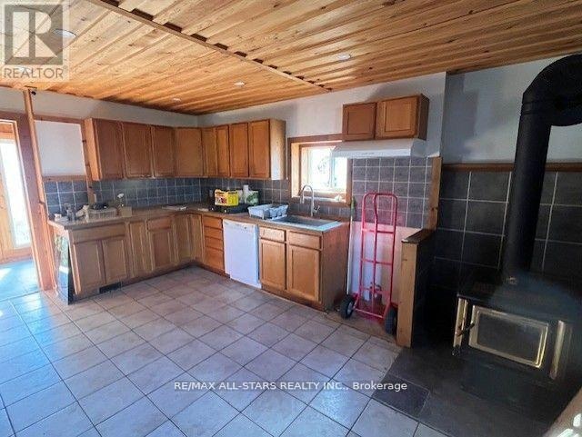 211 Burnt River Road, Kawartha Lakes, Ontario K0M 1C0 - Photo 4 - X12782122