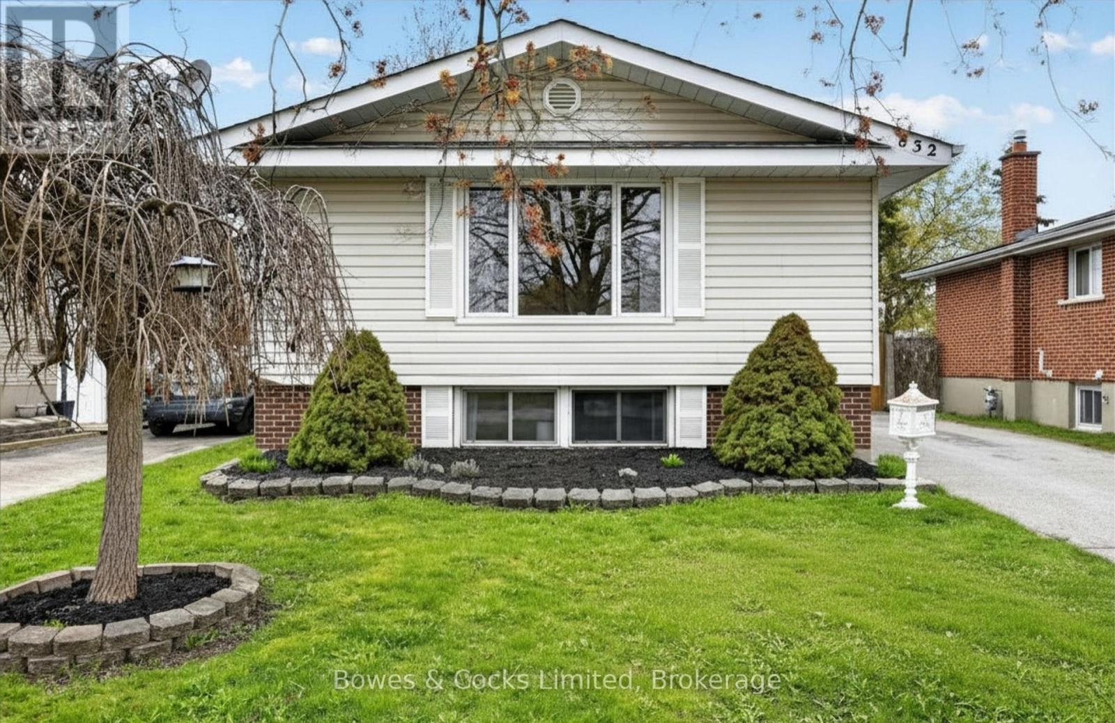 832 Cameron Street, Peterborough, Ontario  K9J 4A3 - Photo 2 - X13094934