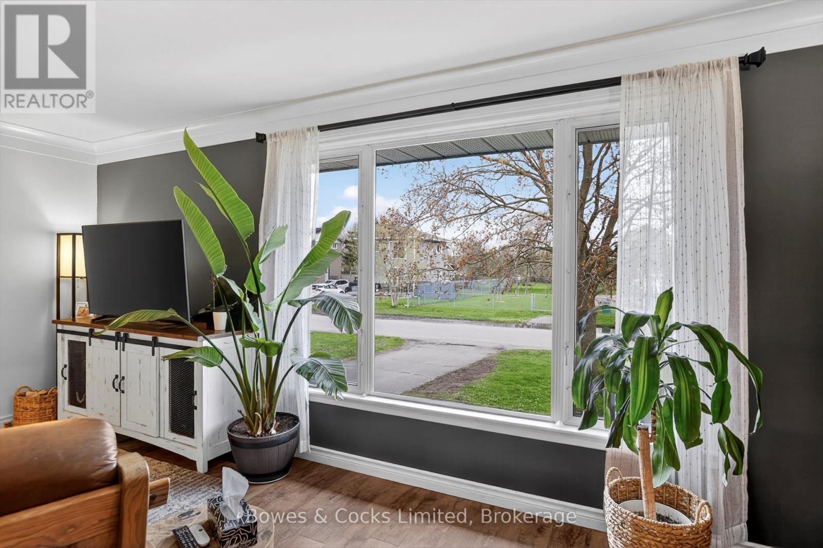 832 Cameron Street, Peterborough, Ontario  K9J 4A3 - Photo 6 - X13094934