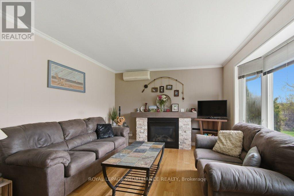 86 Store Street, Quinte West, Ontario K8V 4J2 - Photo 12 - X13099038