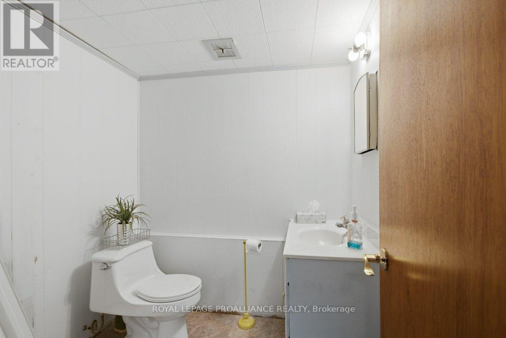 86 Store Street, Quinte West, Ontario K8V 4J2 - Photo 29 - X13099038