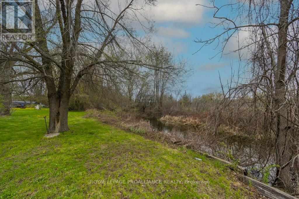 86 Store Street, Quinte West, Ontario K8V 4J2 - Photo 35 - X13099038
