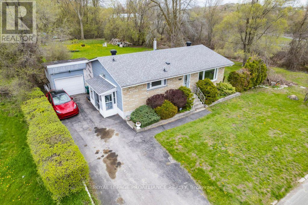 86 Store Street, Quinte West, Ontario K8V 4J2 - Photo 4 - X13099038
