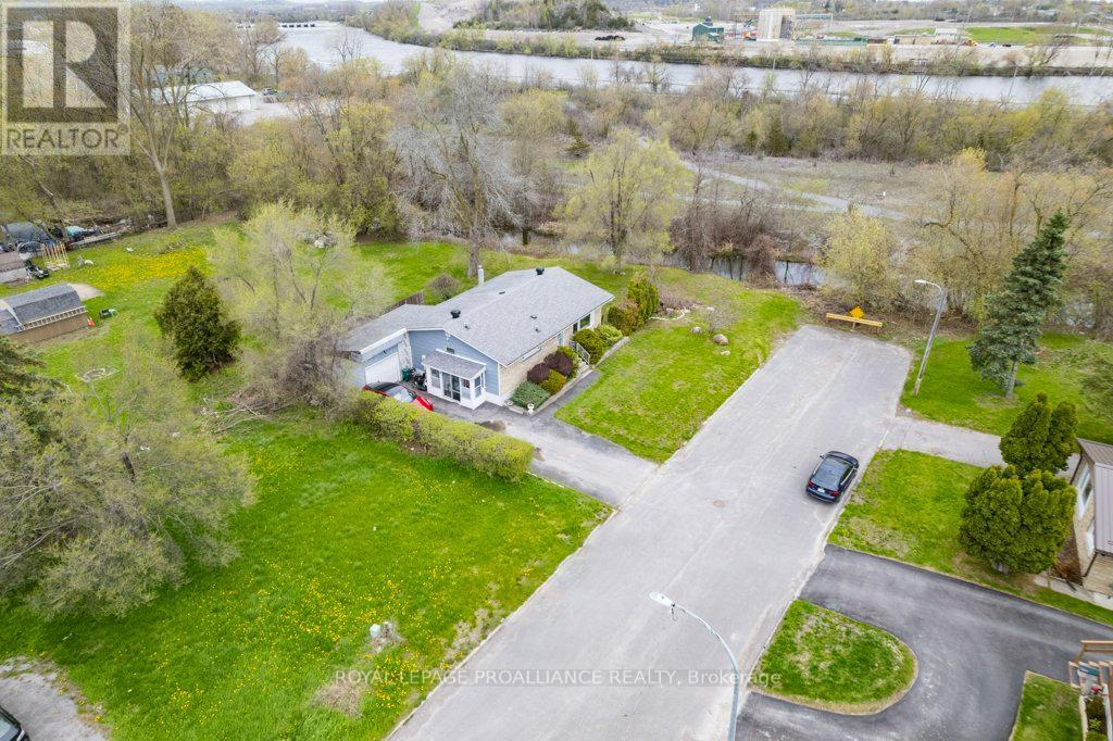 86 Store Street, Quinte West, Ontario K8V 4J2 - Photo 5 - X13099038