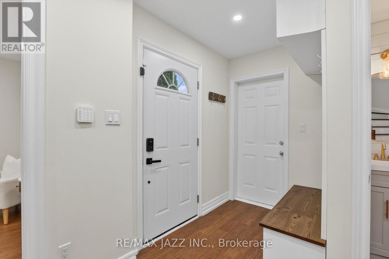 67 Mcknight Crescent, New Tecumseth, Ontario  L0G 1W0 - Photo 4 - N13092790