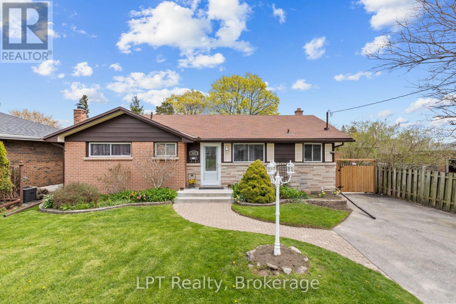 519 Rosmere Street, Oshawa, Ontario  L1J 5H5 - Photo 1 - E13113854