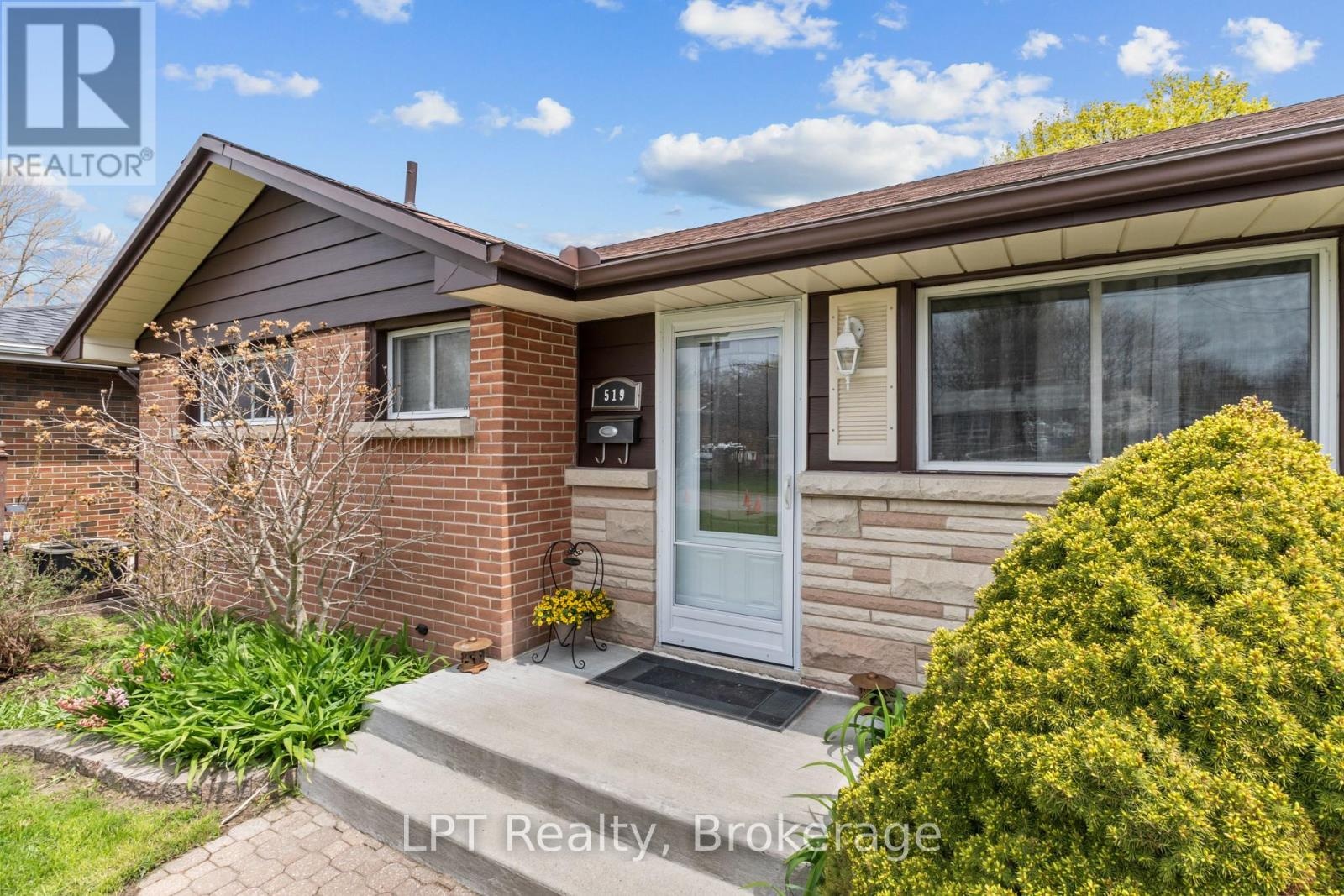 519 Rosmere Street, Oshawa, Ontario  L1J 5H5 - Photo 3 - E13113854