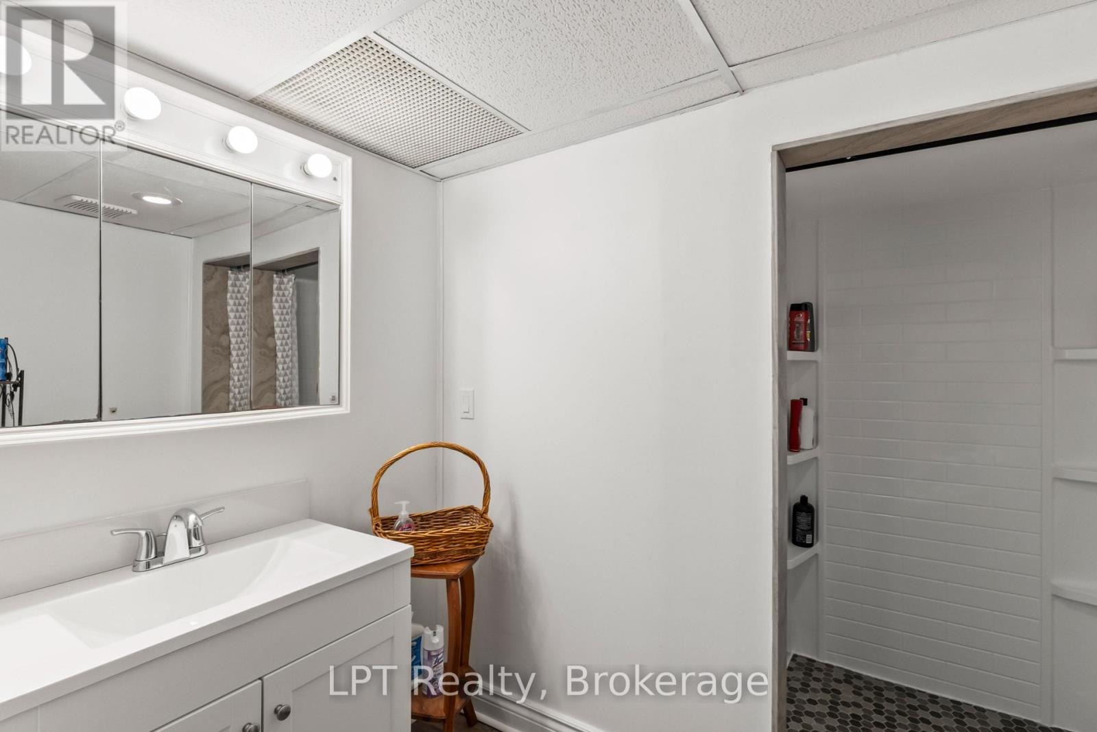 519 Rosmere Street, Oshawa, Ontario  L1J 5H5 - Photo 35 - E13113854