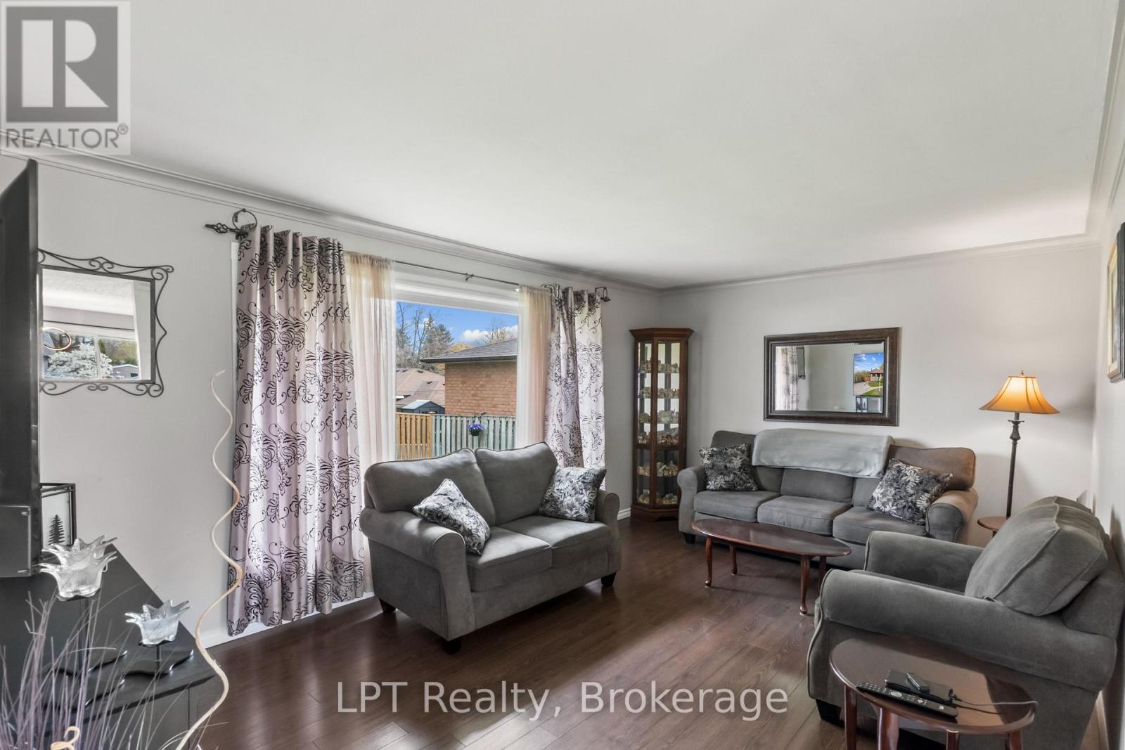 519 Rosmere Street, Oshawa, Ontario  L1J 5H5 - Photo 8 - E13113854