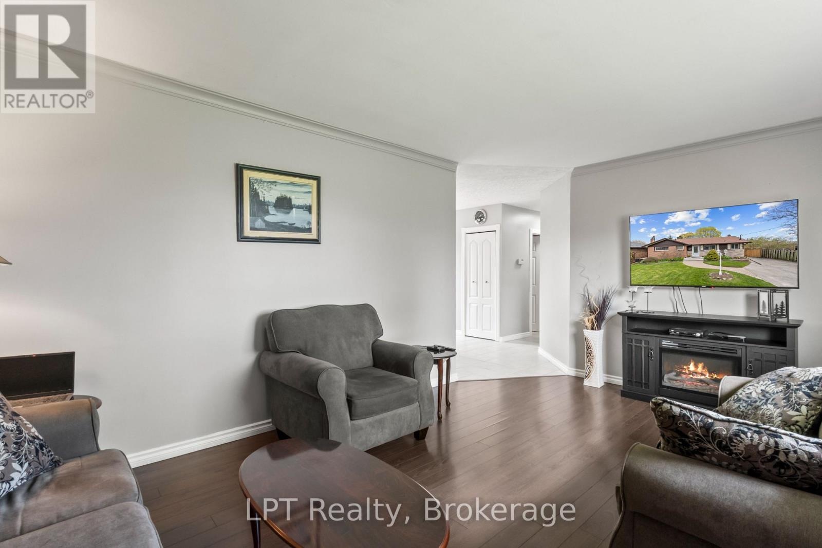 519 Rosmere Street, Oshawa, Ontario  L1J 5H5 - Photo 9 - E13113854