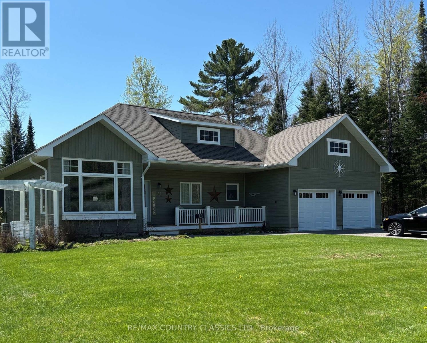 32 BANCROFT RIDGE DRIVE, Bancroft, Ontario