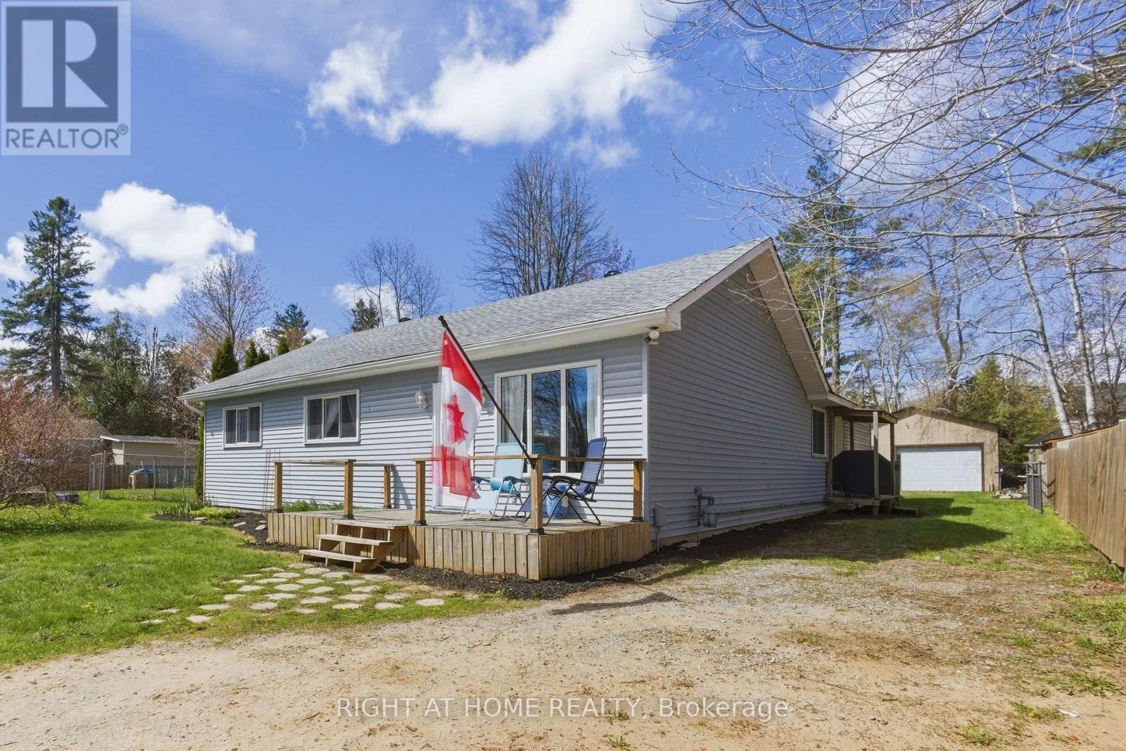 2432 Wallace Avenue, Innisfil, Ontario L9S 2G5 - Photo 1 - N13120580