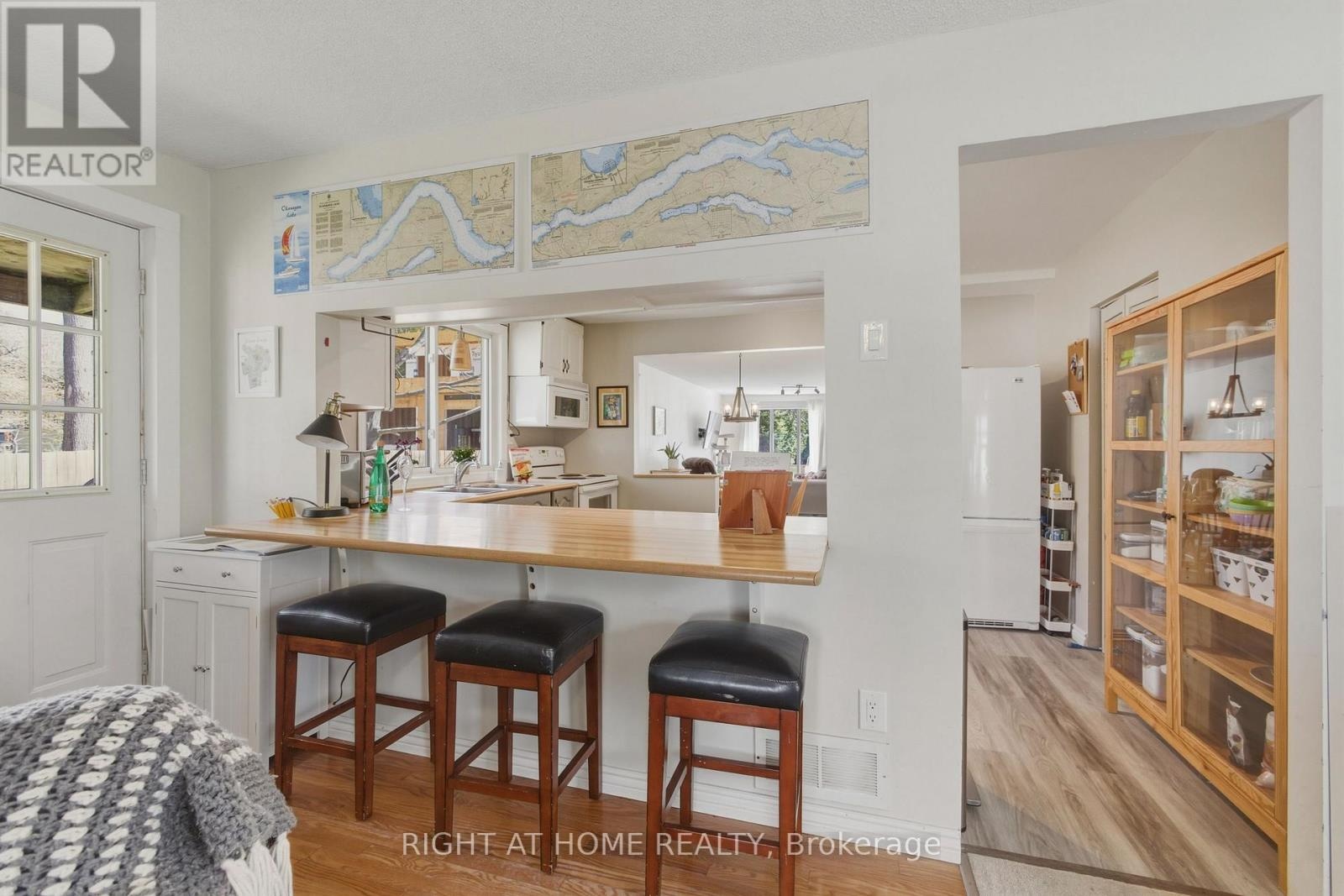 2432 Wallace Avenue, Innisfil, Ontario L9S 2G5 - Photo 4 - N13120580