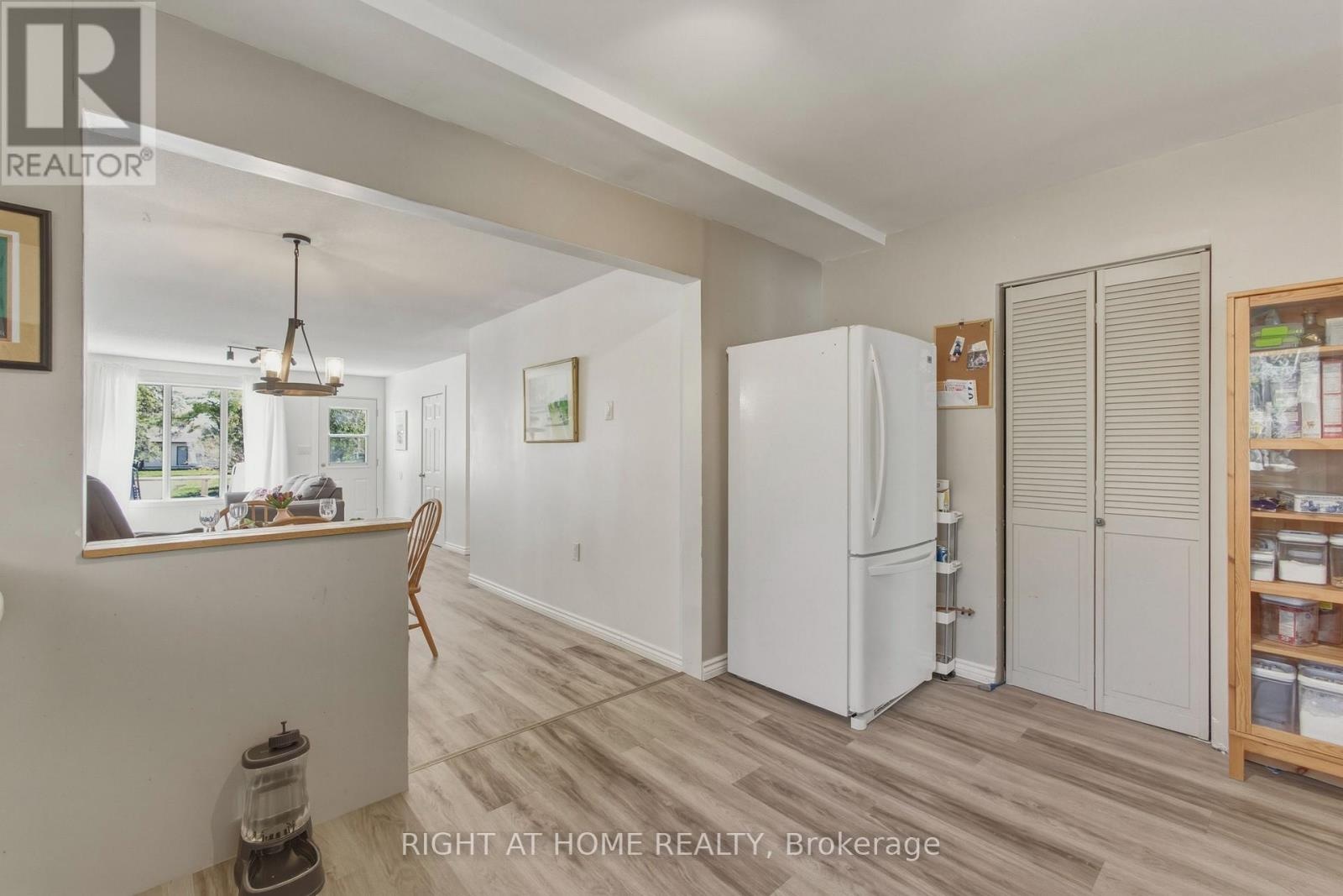 2432 Wallace Avenue, Innisfil, Ontario L9S 2G5 - Photo 5 - N13120580