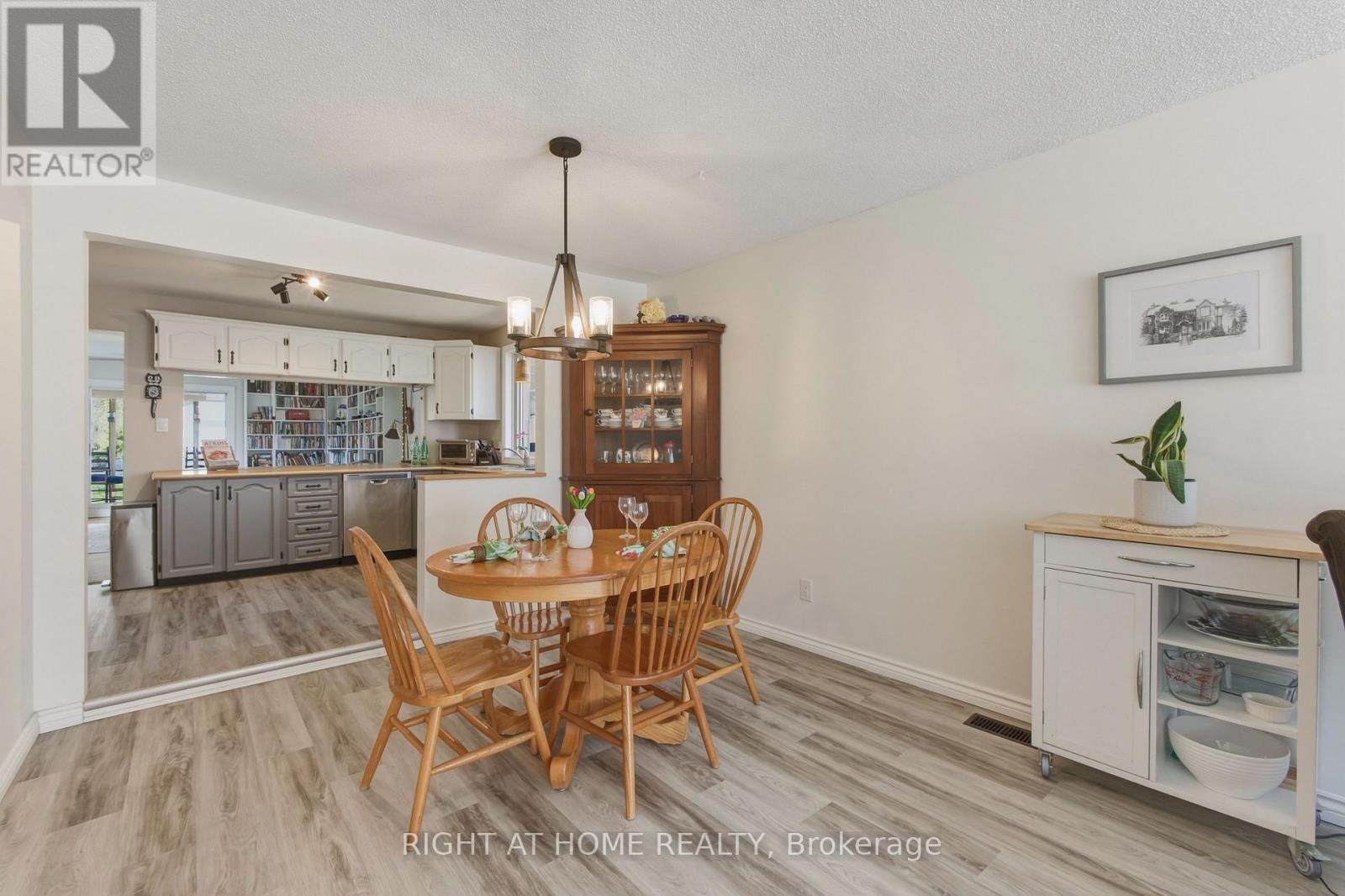 2432 Wallace Avenue, Innisfil, Ontario L9S 2G5 - Photo 6 - N13120580