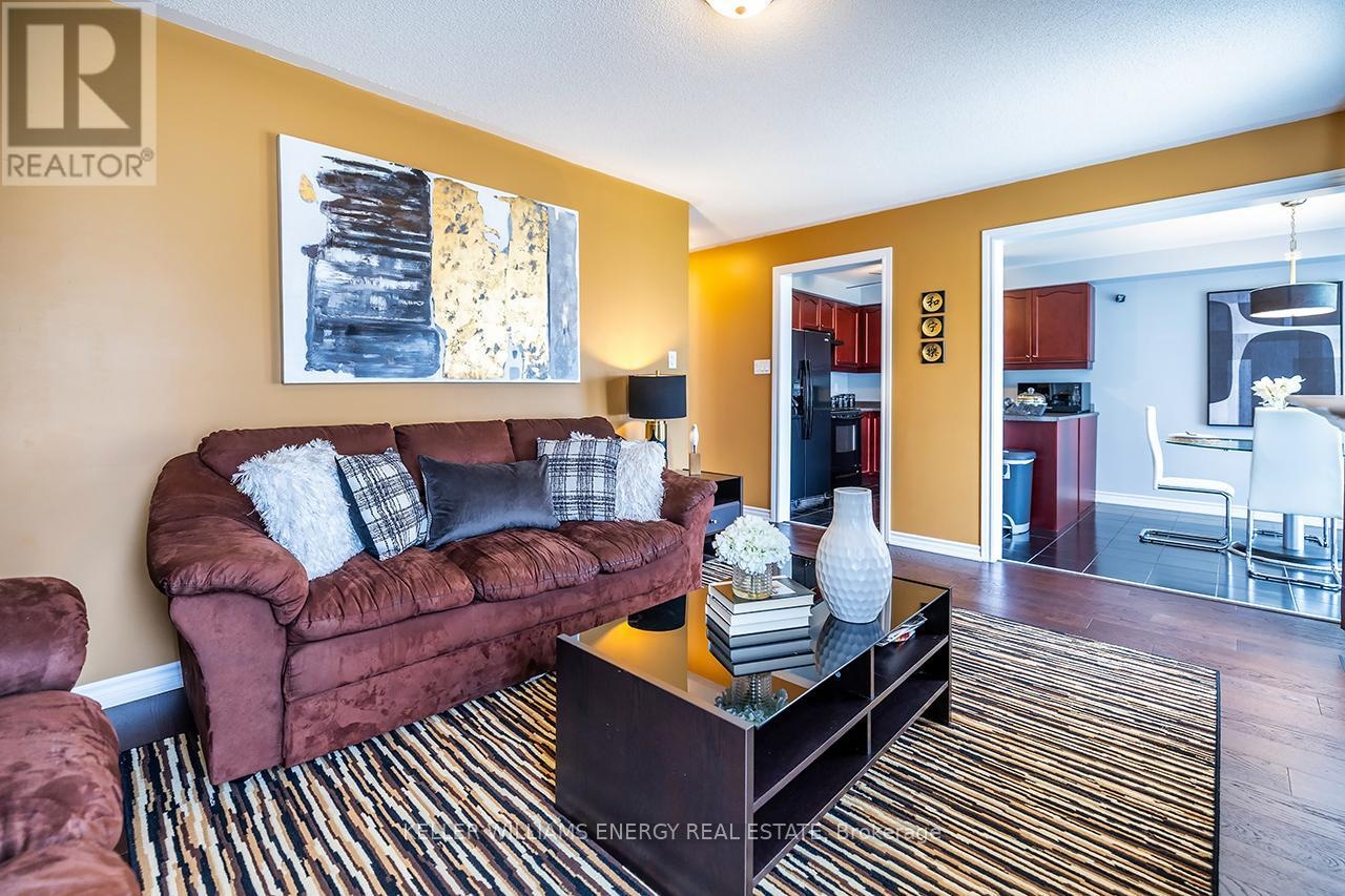 49 Harkness Drive, Whitby, Ontario  L1R 0C5 - Photo 15 - E13121088