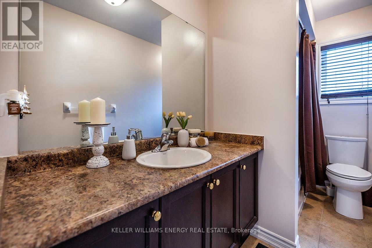 49 Harkness Drive, Whitby, Ontario  L1R 0C5 - Photo 32 - E13121088