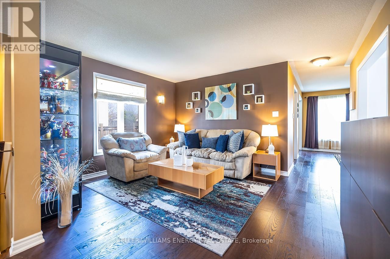 49 Harkness Drive, Whitby, Ontario  L1R 0C5 - Photo 8 - E13121088
