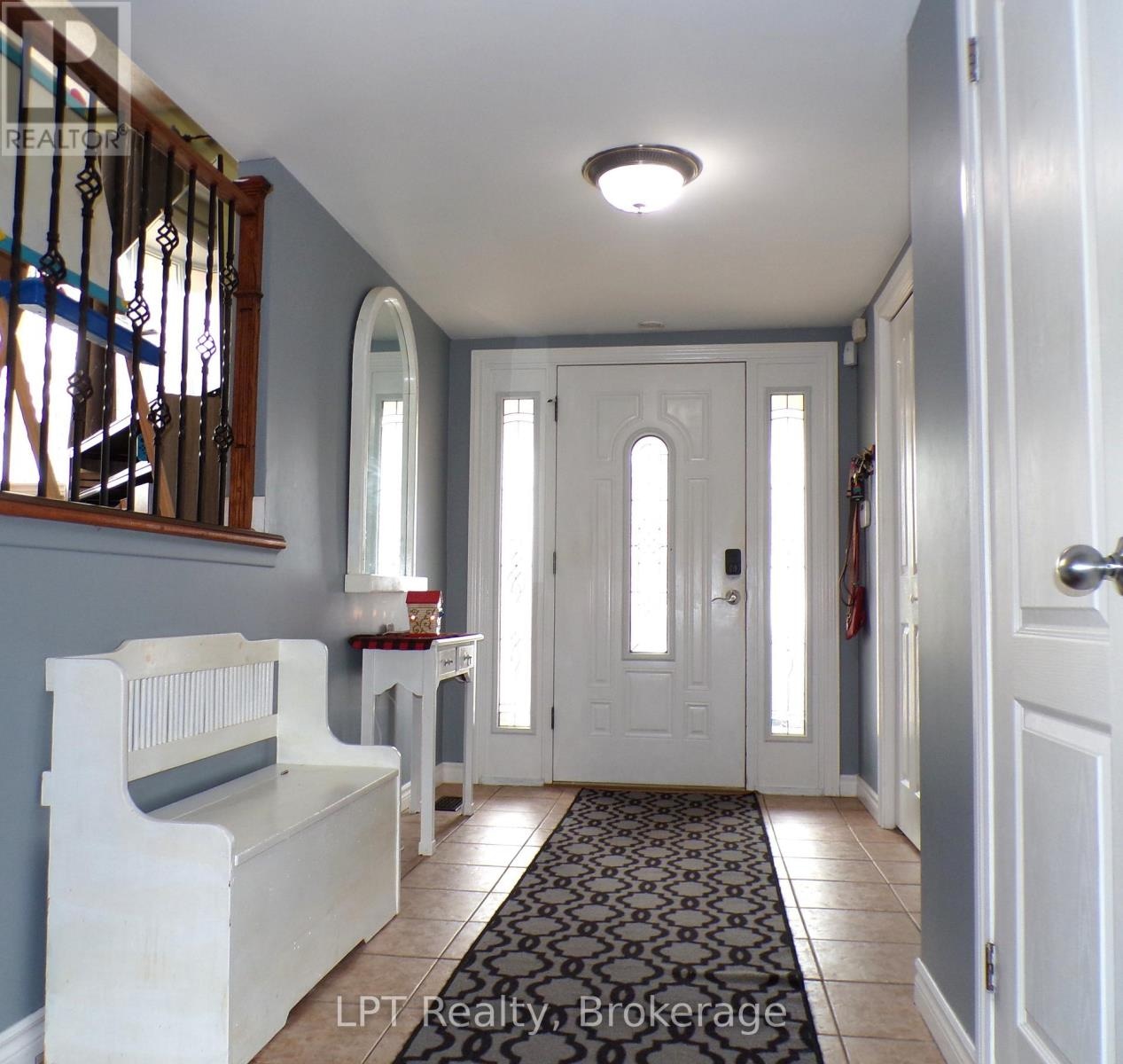 167 Singleton Drive, Belleville, Ontario  K8N 5H4 - Photo 5 - X13123982