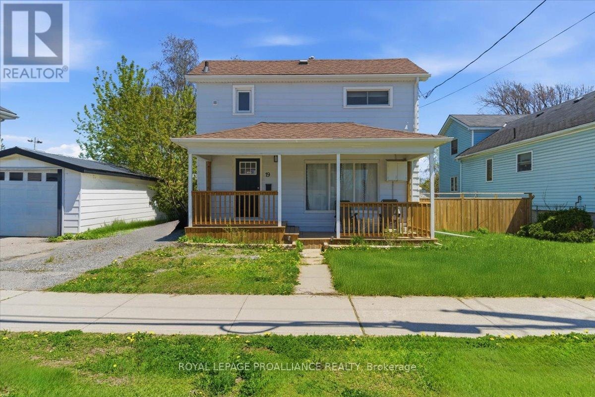 19 Boswell Street, Belleville, Ontario  K8P 3K7 - Photo 1 - X13124500