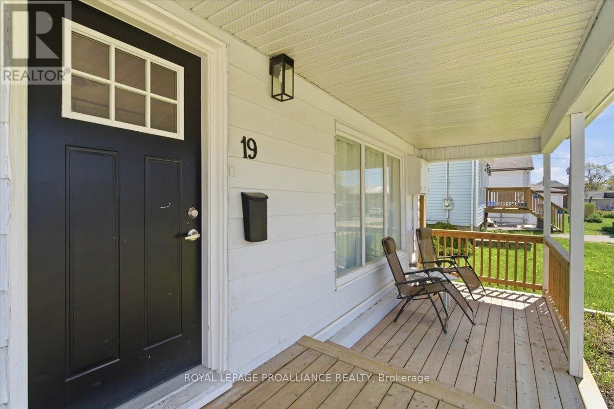 19 Boswell Street, Belleville, Ontario  K8P 3K7 - Photo 4 - X13124500