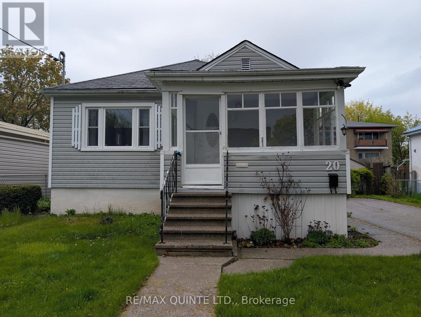 20 Wellington Crescent, Belleville, Ontario  K8P 1E1 - Photo 1 - X13124726