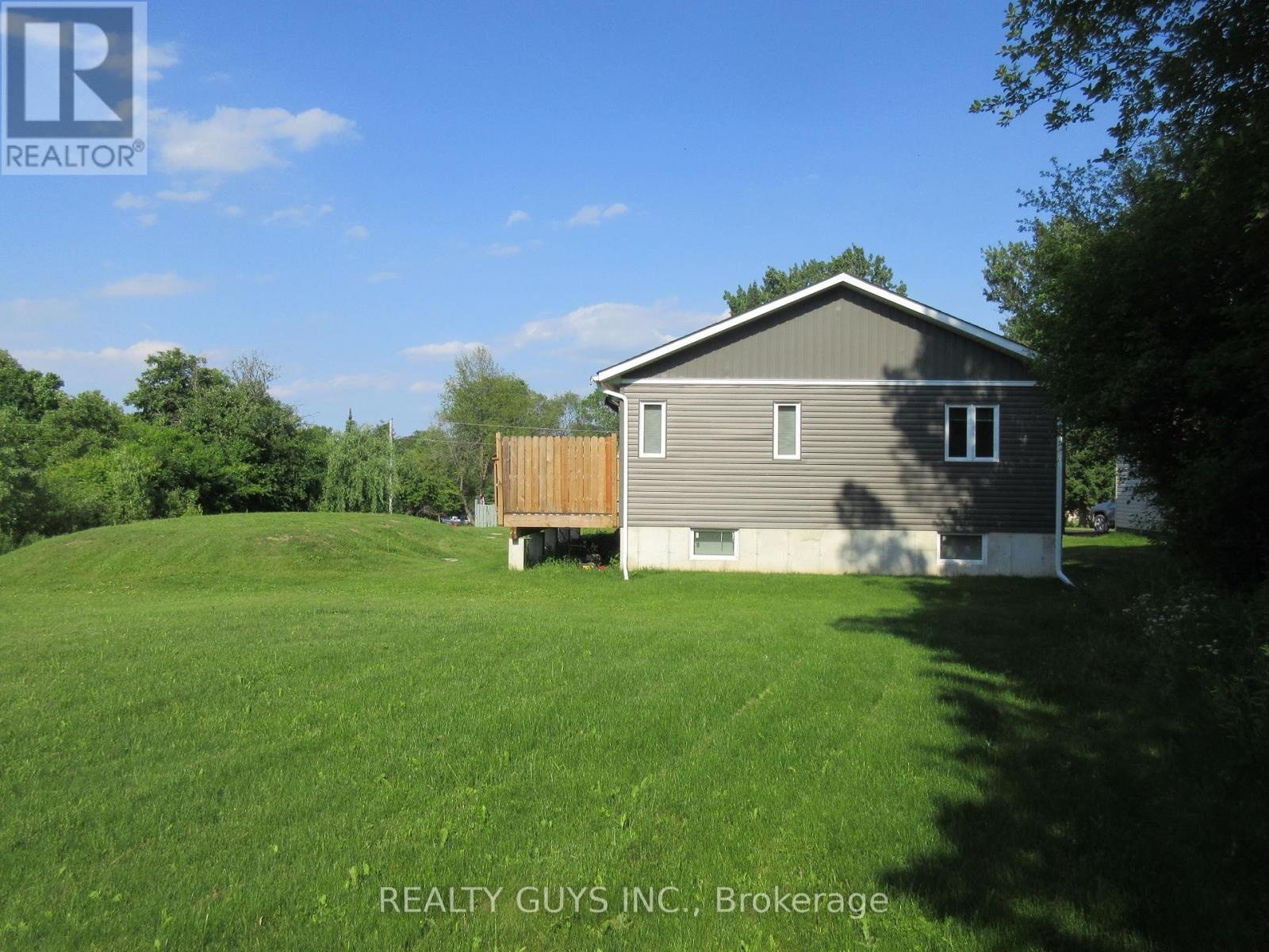 223 Crosby Drive, Kawartha Lakes, Ontario  K0M 1A0 - Photo 5 - X12917898