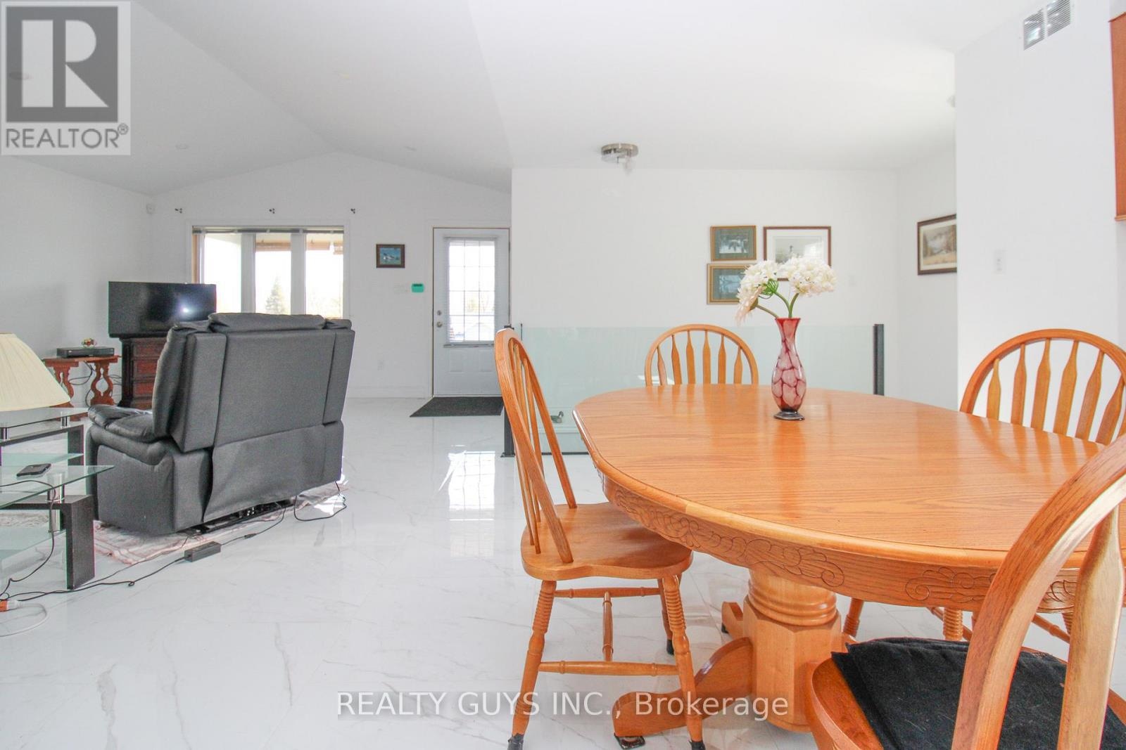 223 Crosby Drive, Kawartha Lakes, Ontario  K0M 1A0 - Photo 22 - X12917898