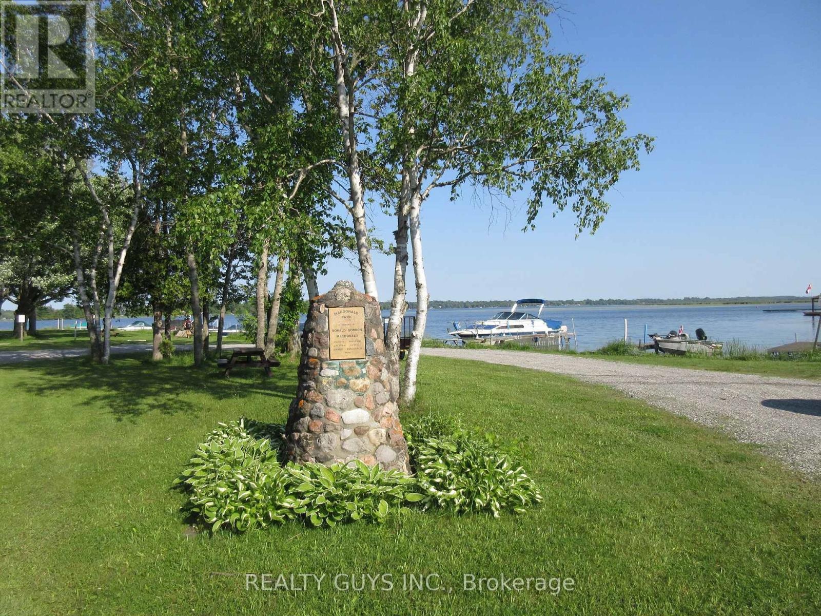 223 Crosby Drive, Kawartha Lakes, Ontario  K0M 1A0 - Photo 7 - X12917898