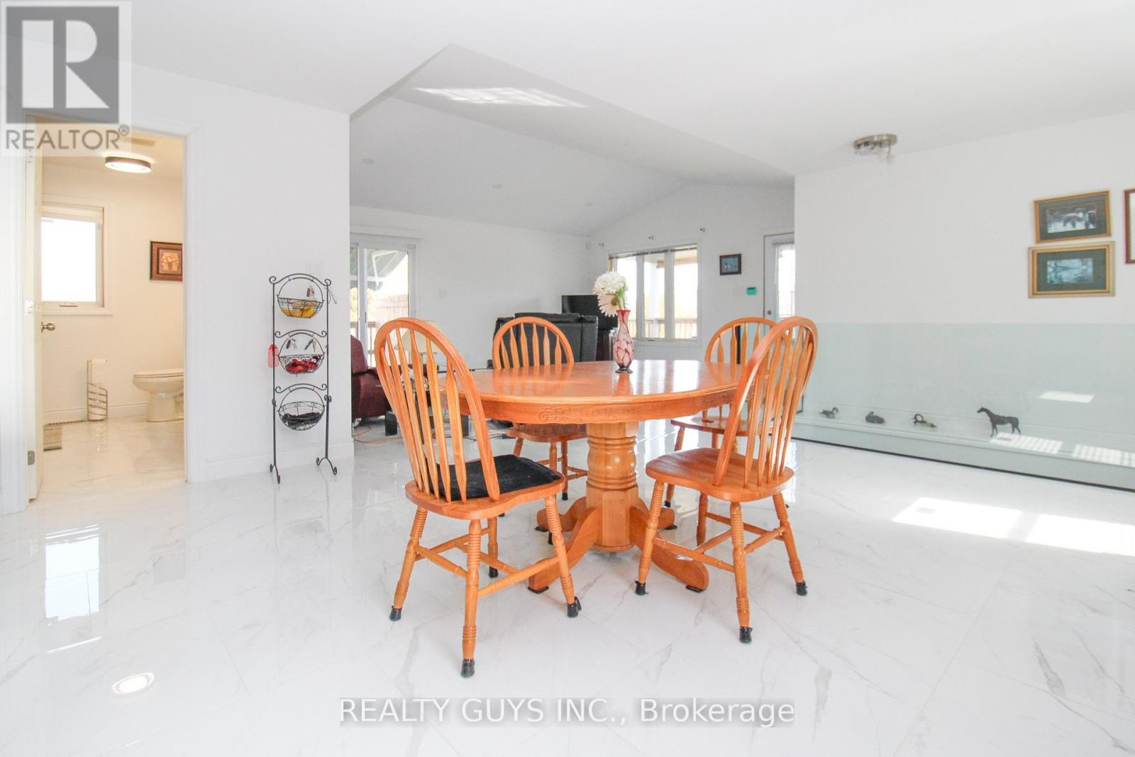 223 Crosby Drive, Kawartha Lakes, Ontario  K0M 1A0 - Photo 18 - X12917898