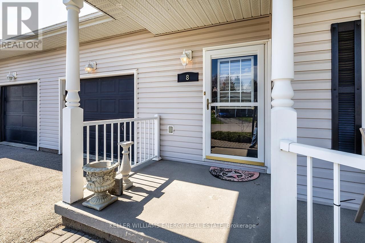8 Hinkley Trail, Clarington, Ontario L1B 1P4 - Photo 4 - E13127310