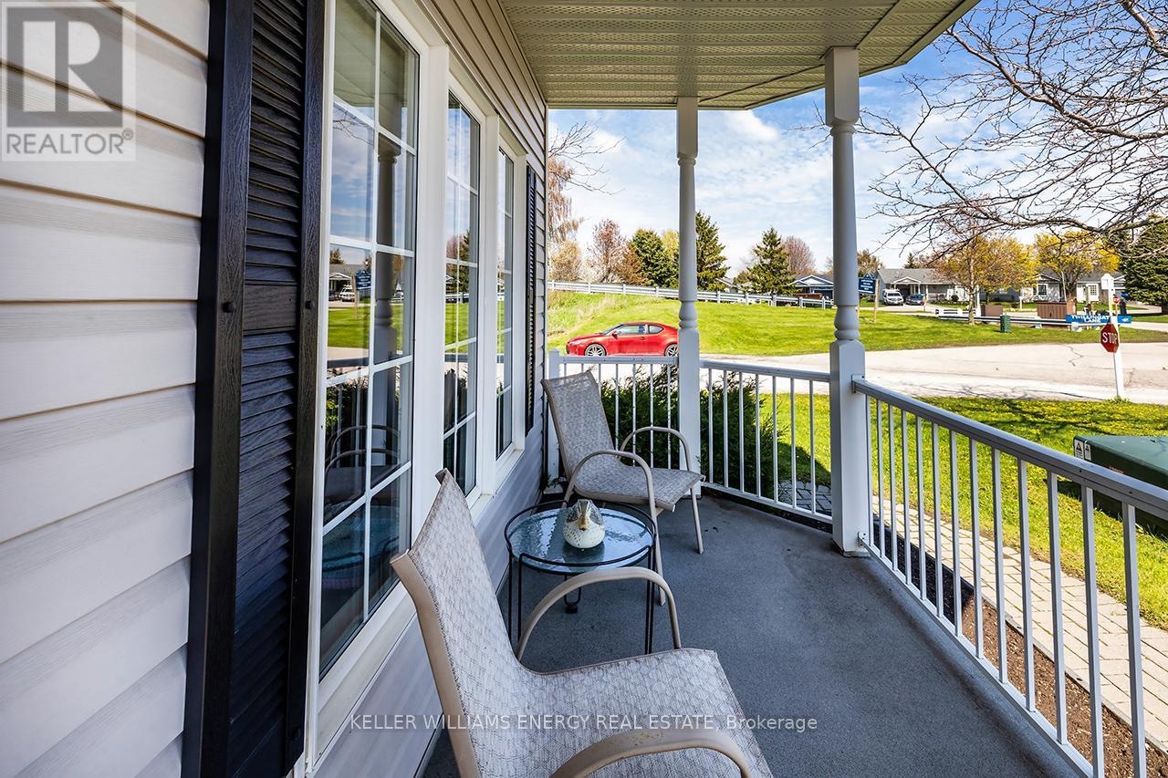 8 Hinkley Trail, Clarington, Ontario L1B 1P4 - Photo 5 - E13127310
