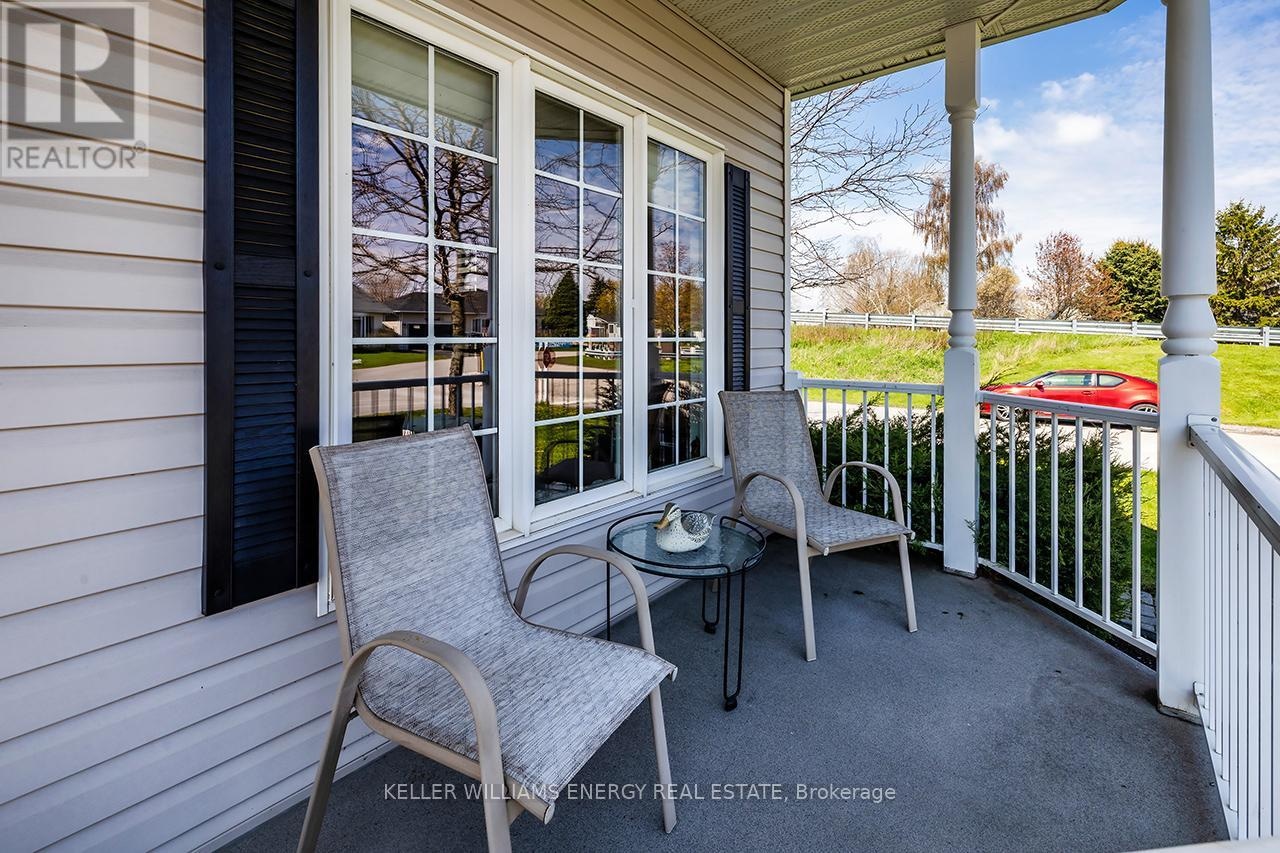 8 Hinkley Trail, Clarington, Ontario L1B 1P4 - Photo 6 - E13127310