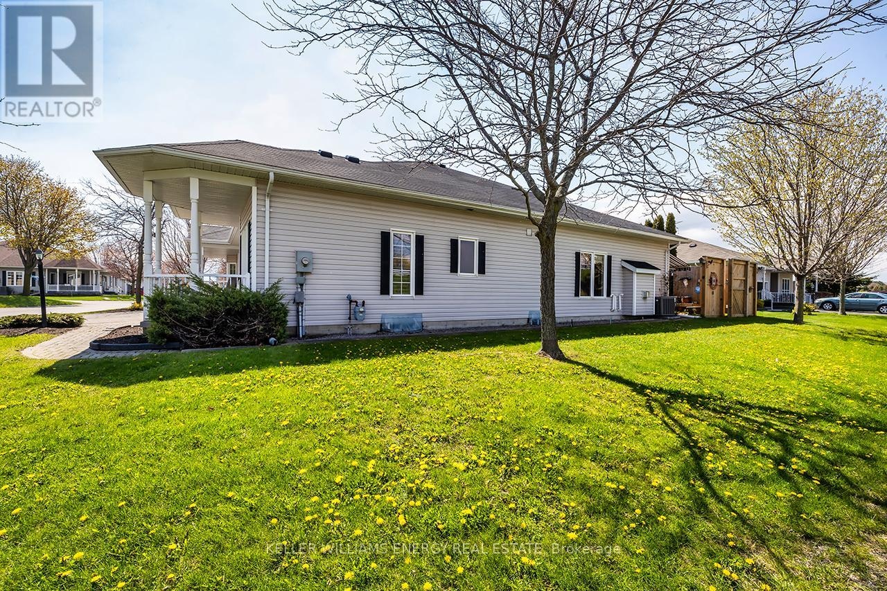 8 Hinkley Trail, Clarington, Ontario L1B 1P4 - Photo 7 - E13127310