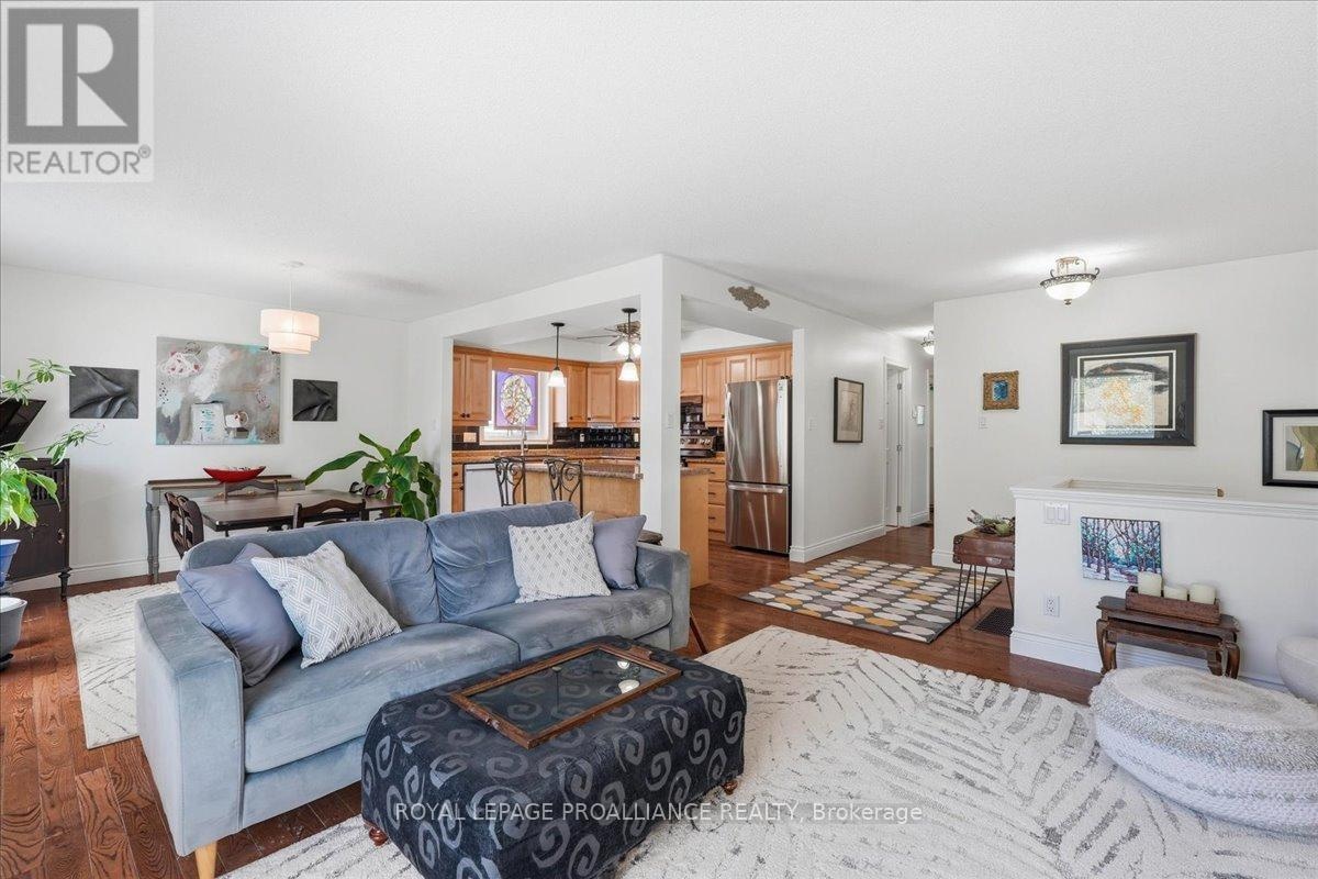 82 West Mary Street, Prince Edward County, Ontario  K0K 2T0 - Photo 11 - X13127712