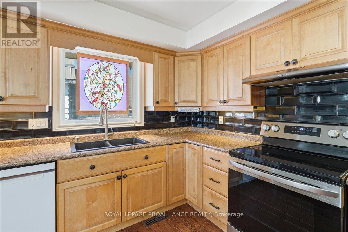 82 West Mary Street, Prince Edward County, Ontario  K0K 2T0 - Photo 17 - X13127712