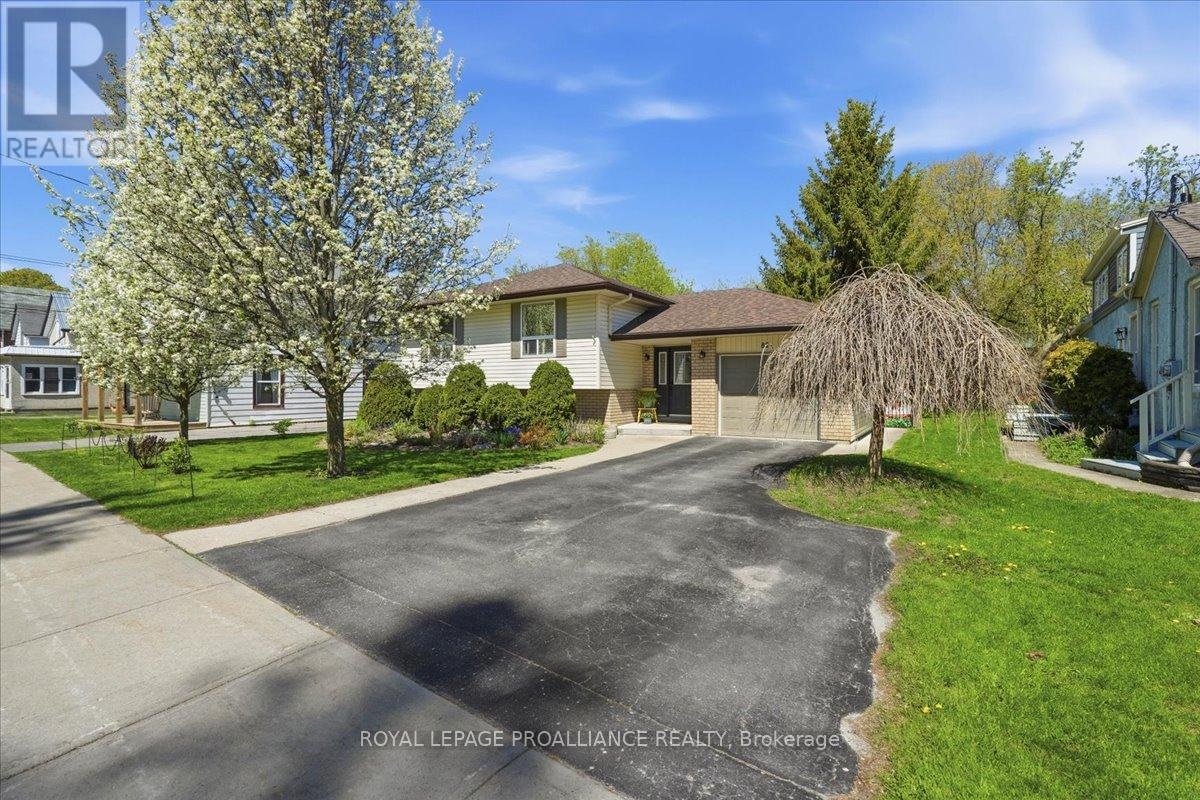 82 West Mary Street, Prince Edward County, Ontario  K0K 2T0 - Photo 3 - X13127712