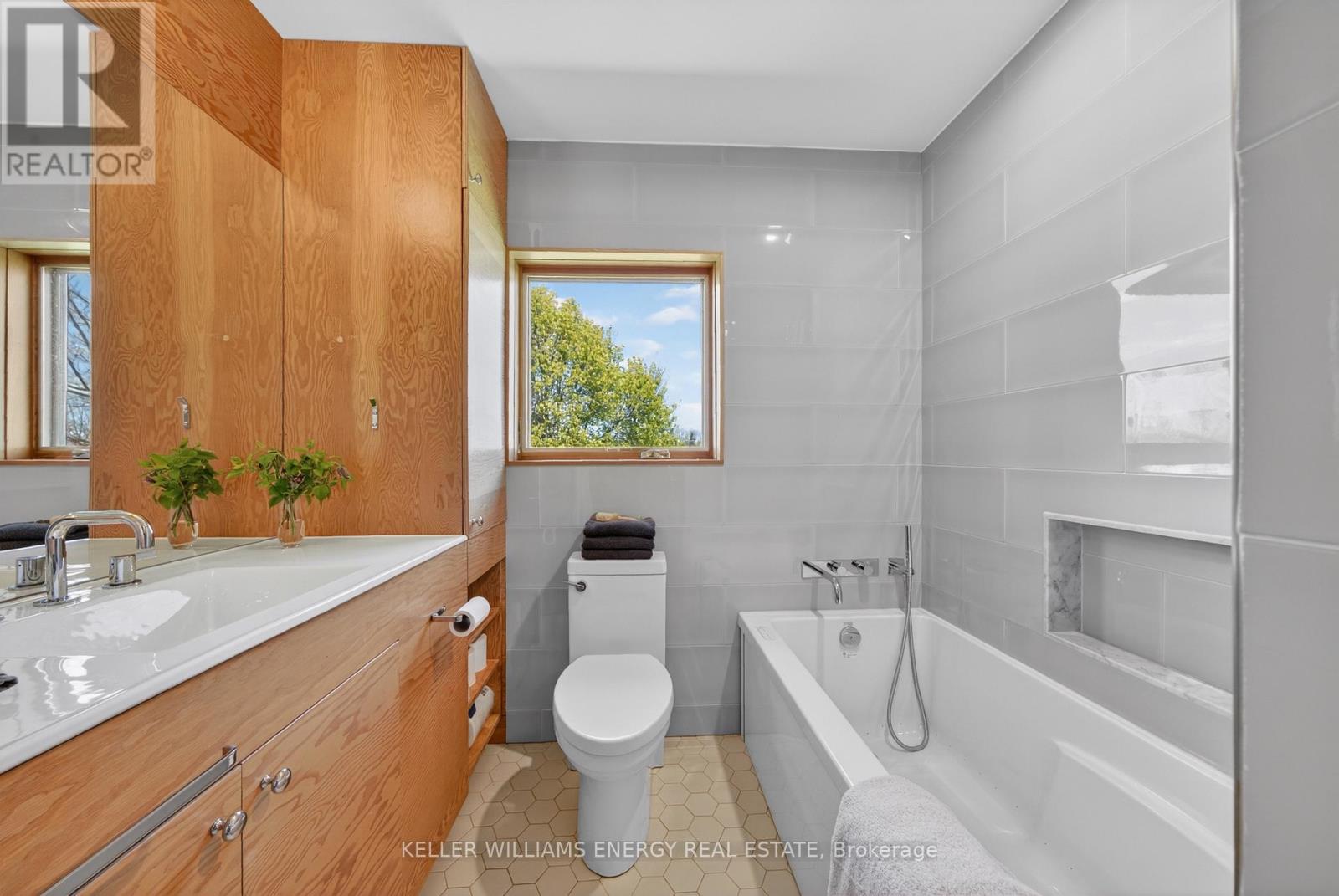 2465 County Road 7, Prince Edward County, Ontario K0K 2T0 - Photo 35 - X13131442