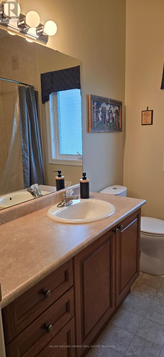 8 Hinkley Trail, Clarington, Ontario L1B 1P4 - Photo 10 - E13127310